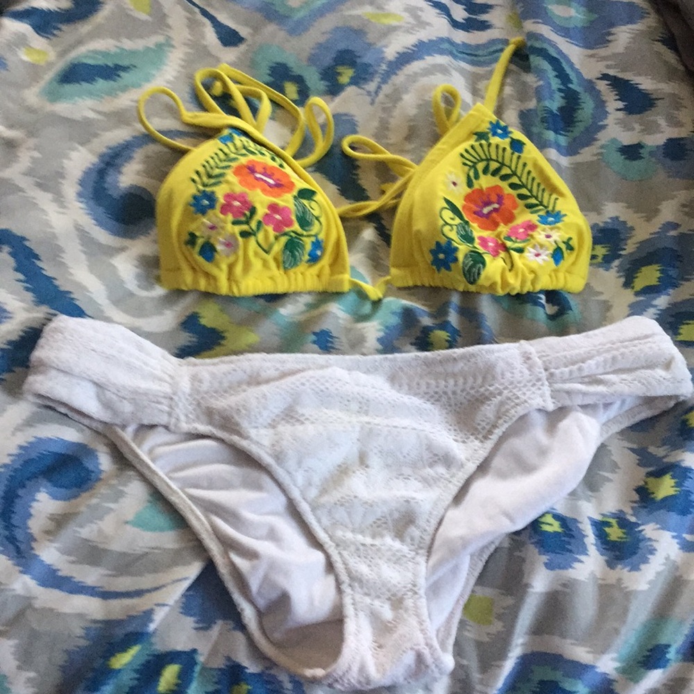 Yellow & White Bikini - Cool Top & Pattern!